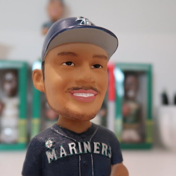 2001 Ichiro Suzuki #51 Seattle Mariners MLB Bobblehead (no box) - Picture 2 of 8